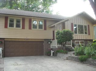 409 E 17th St N, Newton, IA 50208