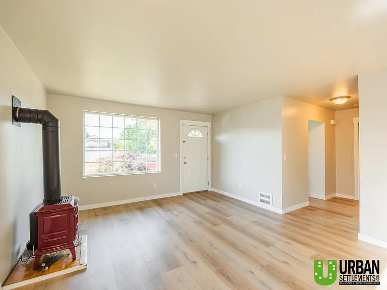 4112 E 23rd Ave — Photo 14