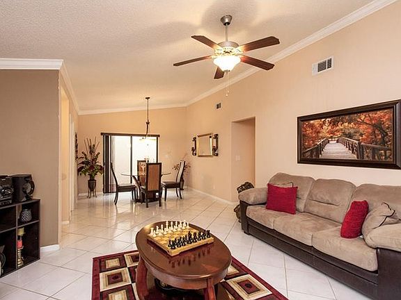 3rd image of 4405 Rockcrest Cir