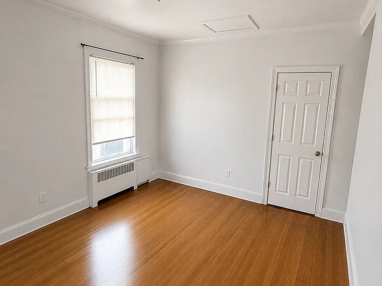 108 S Franklin St #5 — Photo 8
