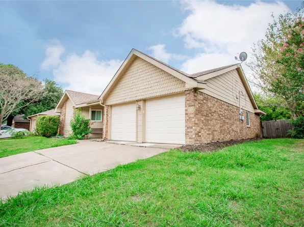 4914 Prairieview Ct S, Arlington, TX 76017