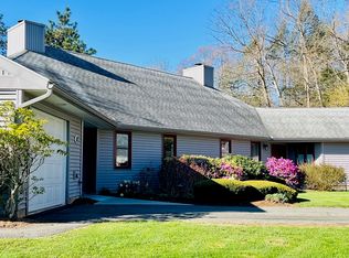 17 Baldwin Ln, Amherst, MA 01002