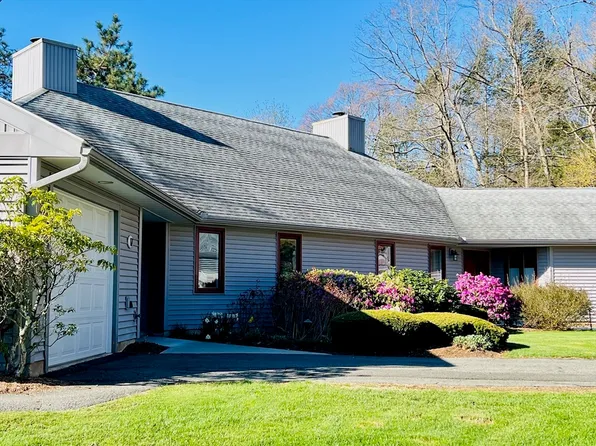 17 Baldwin Ln, Amherst, MA 01002