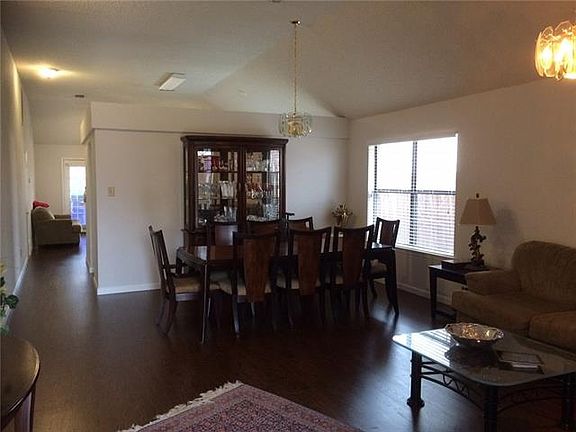 2nd image of 7901 Maiden Ln