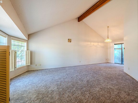 5th image of 16076 NW Oak Hills Dr