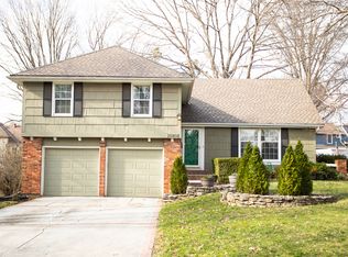 10802 W 96th St, Overland Park, KS 66214