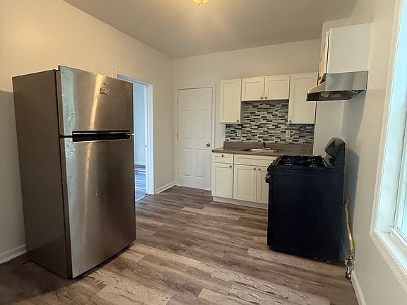 2nd image of 81 Peabody Pl #1L