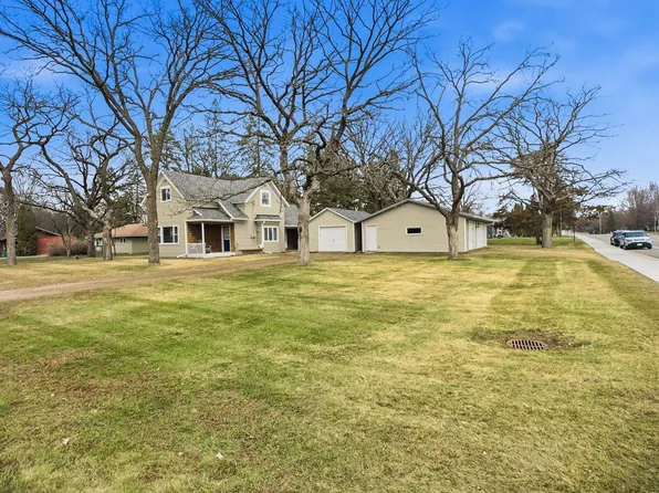 724 E Centre St, Royalton, MN 56373