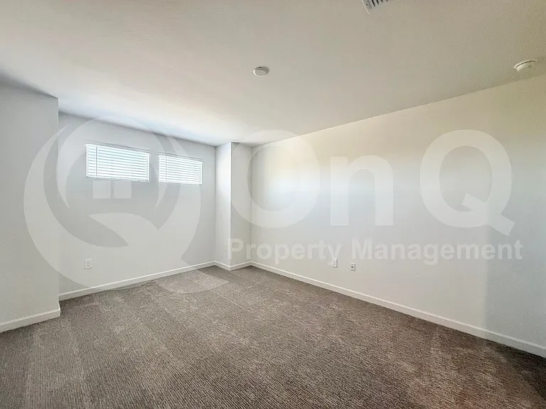 10042 S 23rd Ln — Photo 19