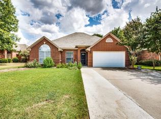 6024 Bent Creek Dr, Haltom City, TX 76137