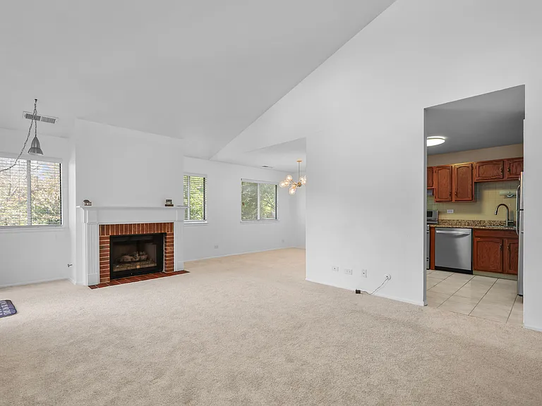 607 Eastview Ct #Z2 — Photo 7