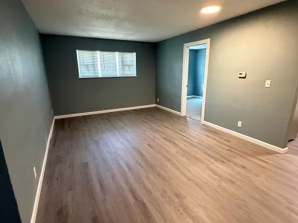 TSG2739 West 72nd Street, 2739 W 72nd St #4, Davenport, IA 52806