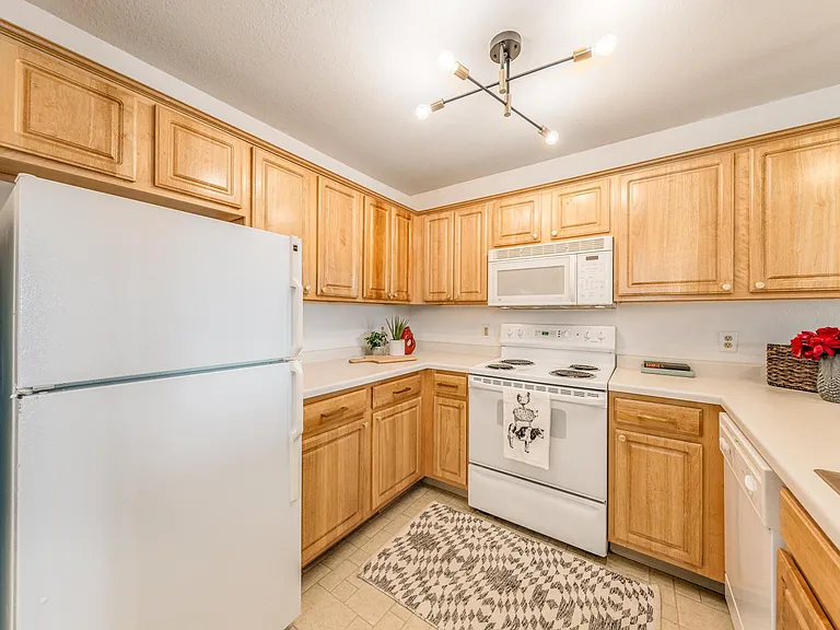 100 E Main St #431 — Photo 6