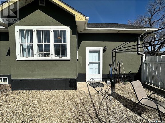 4th image of 424 6th Ave NW