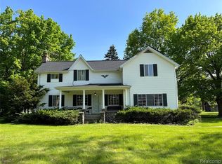 5185 Lobdell Rd, Fenton, MI 48430