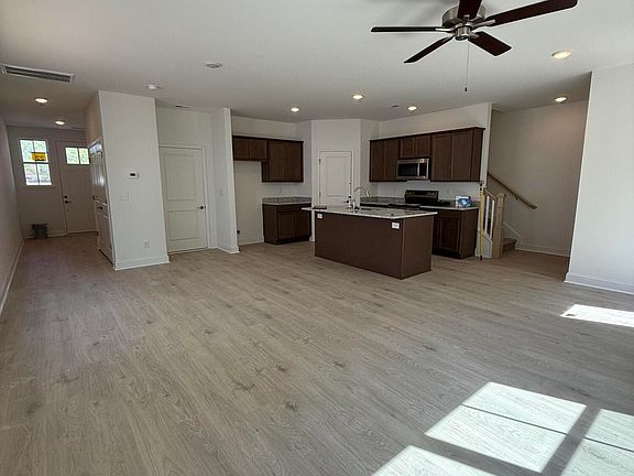 5th image of 8801 Chapman Trace Way