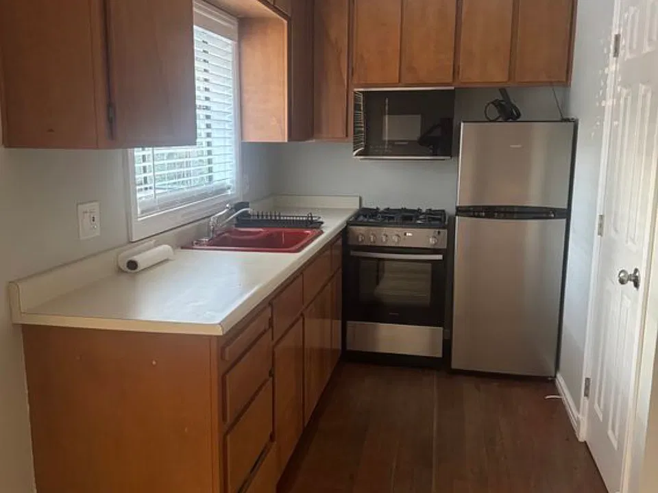 1112 Embarcadero Rd