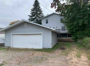 513 Prospect St, Munising, MI 49862