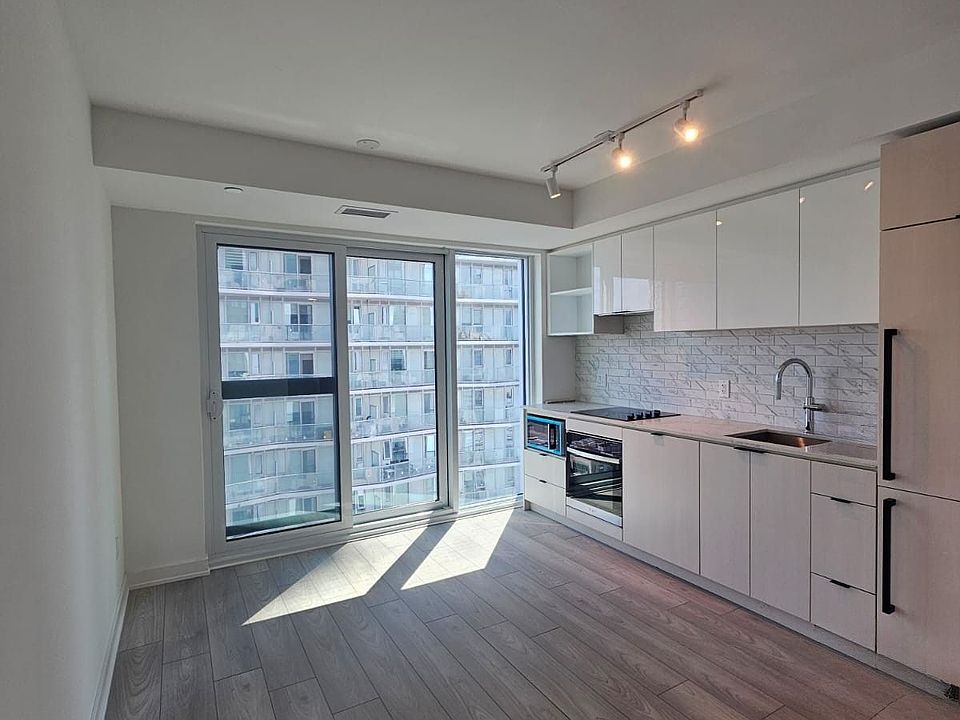 1st image of 252 Church St #3006
