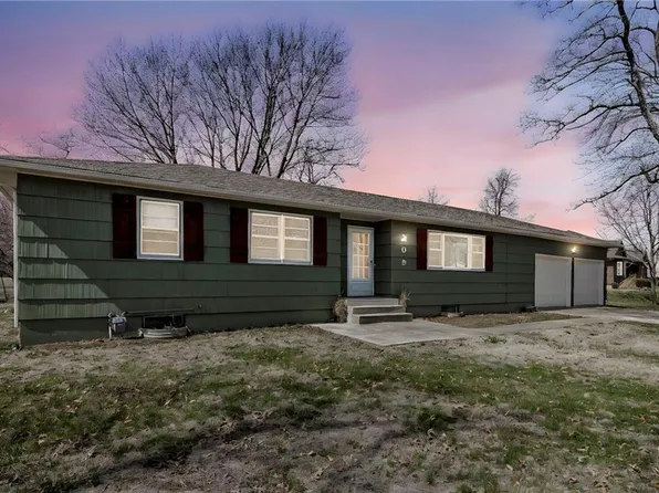 205 N Cleveland St, Garnett, KS 66032