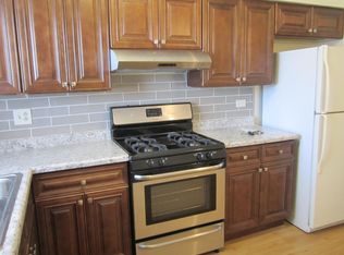 10425 Dearlove Rd APT B1, Glenview, IL 60025