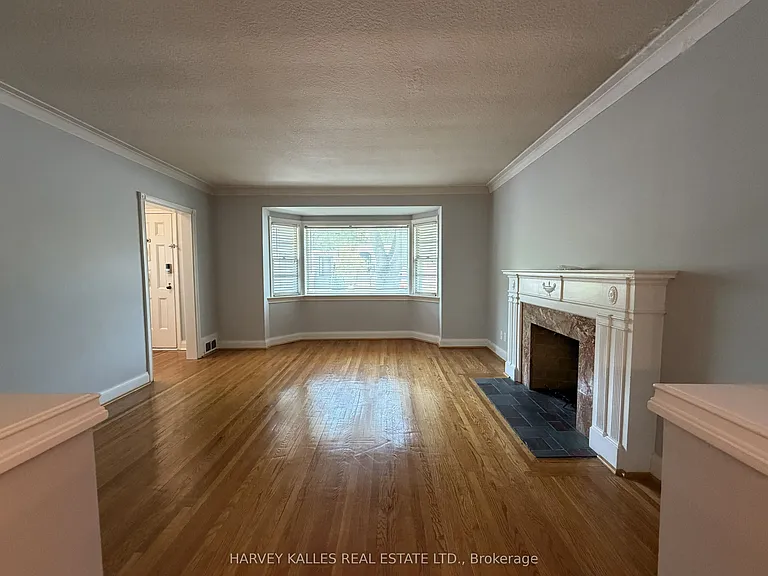 240 Joicey Blvd — Photo 2