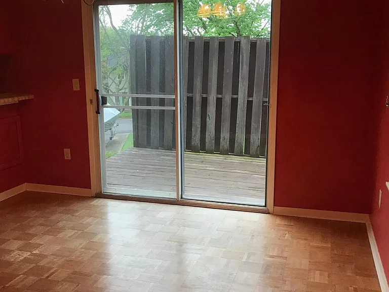 329 Charles St — Photo 9