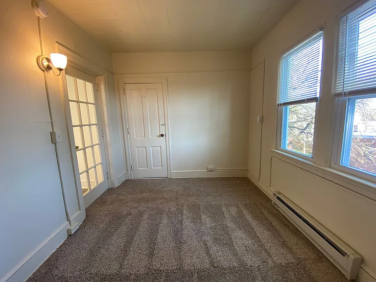 516 W James St — Photo 1