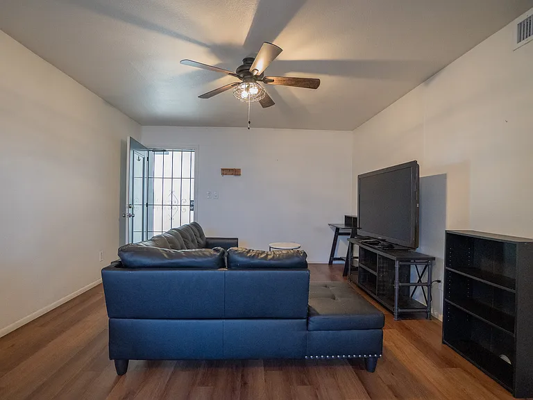 5135 N 10th St #7 — Photo 3