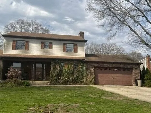 317 Oceanside St, Islip Terrace, NY 11752