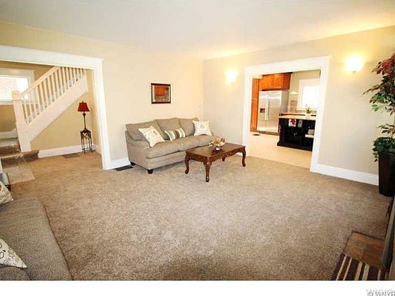 4th image of 156 Burbank Dr