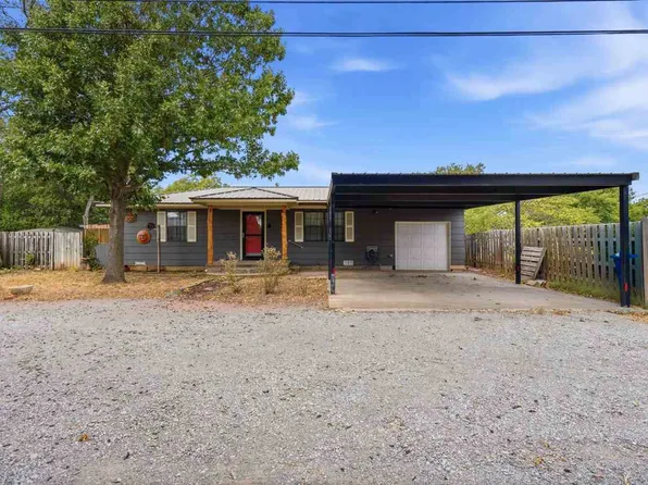 409 1/2 Pecan Ave, Cache, OK 73527