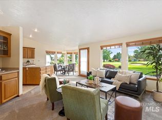 1920 N Oak Hills Dr, Meridian, ID 83646