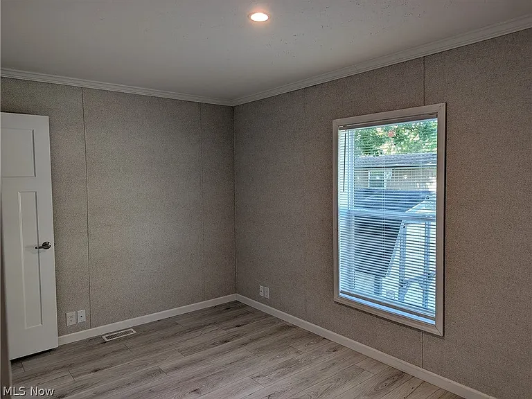 205 Greenbriar St — Photo 9