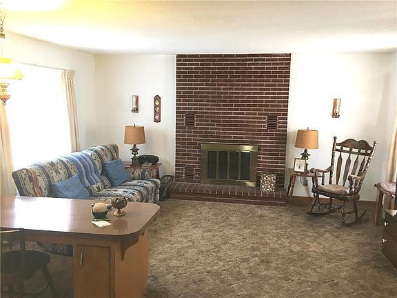 4th image of 2120 N 33rd St