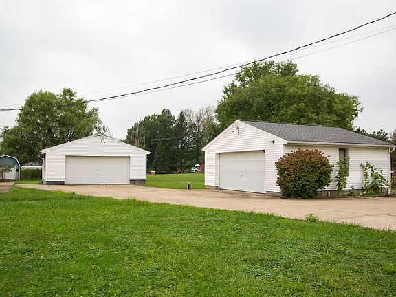 Both garages and turn around