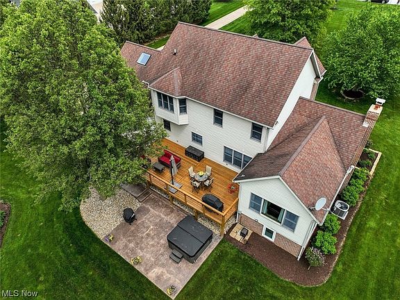 4th image of 2550 Halle Dr