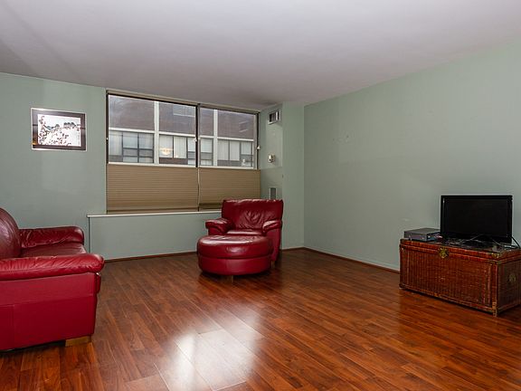 5th image of 233 E Erie St APT 2110