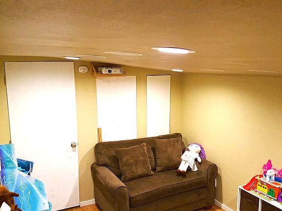 4th image of 5233 188th St SW APT 6