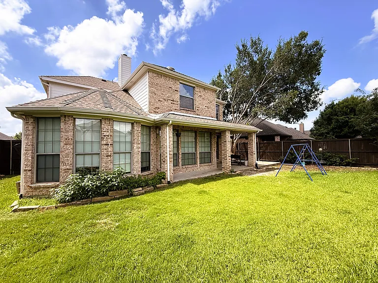 2489 Yuma Dr — Photo 33