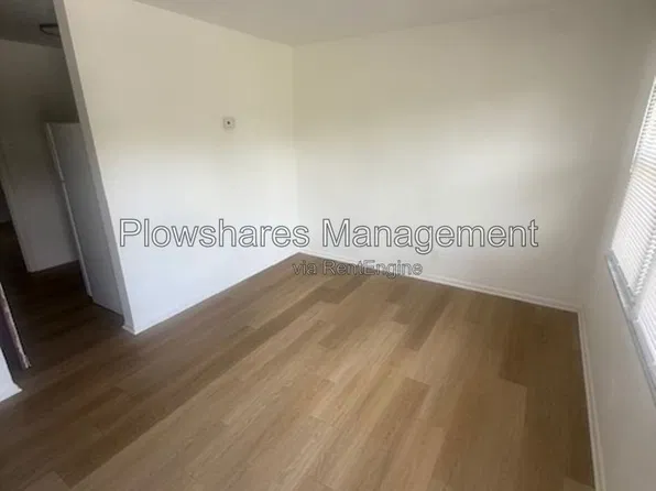 330 Spring St #12, Charlestown, IN 47111