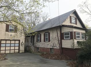 9 Grandview Ave, Fairhaven, MA 02719