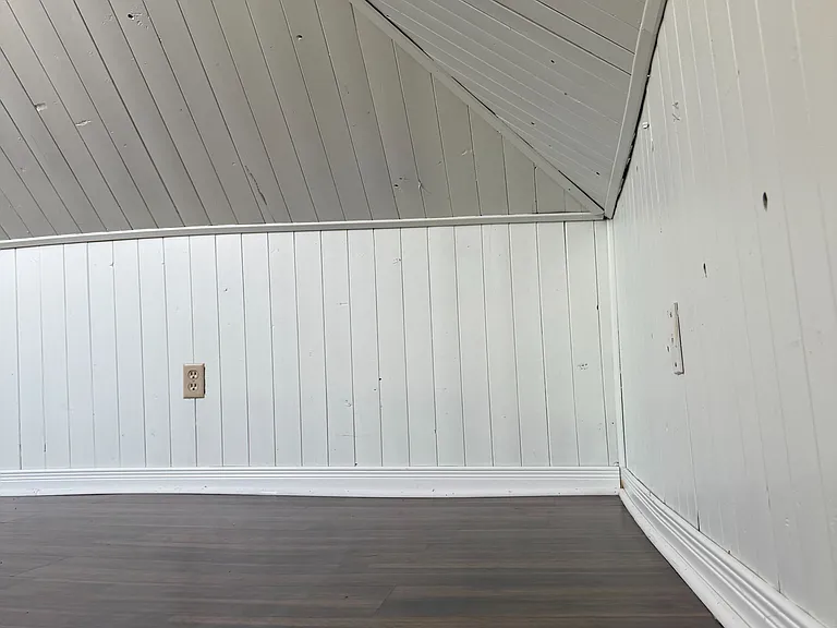 94 Roxborough Ave — Photo 29