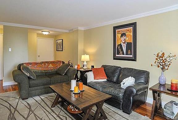 3rd image of 1035 N Colorado Blvd APT 204