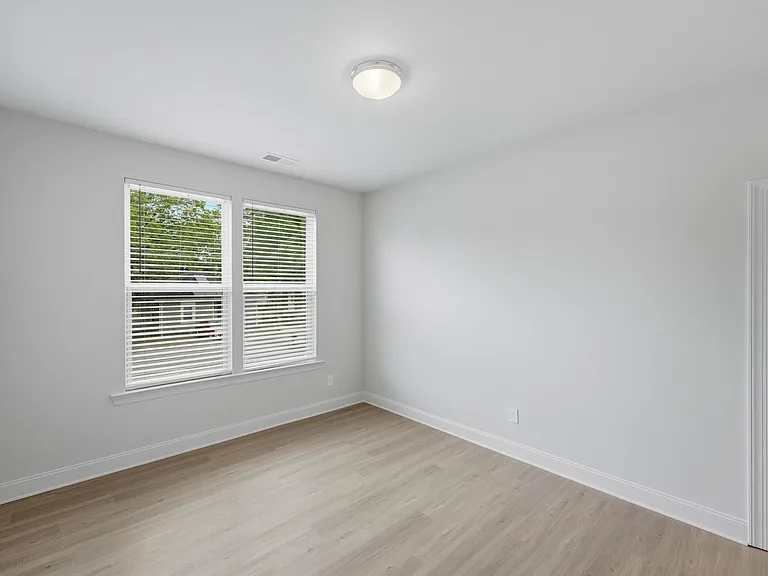 645 Brookwood St #A — Photo 14