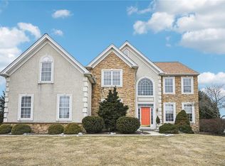 359 Palmetto Dr, Easton, PA 18045