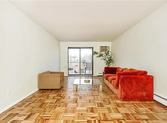 Spacious Living room with sliders to deck