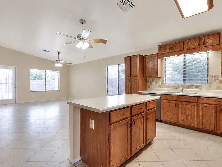 1734 E San Xavier Dr — Photo 10