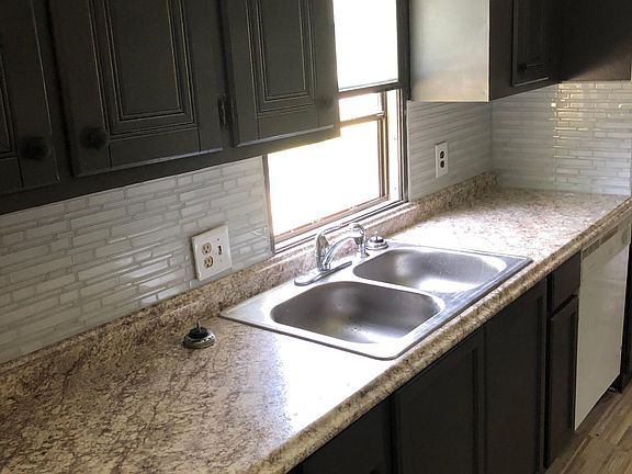 3rd image of 657 Malaga Pl