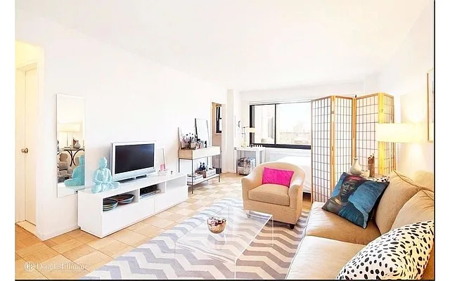 Rented by Douglas Elliman | media 8